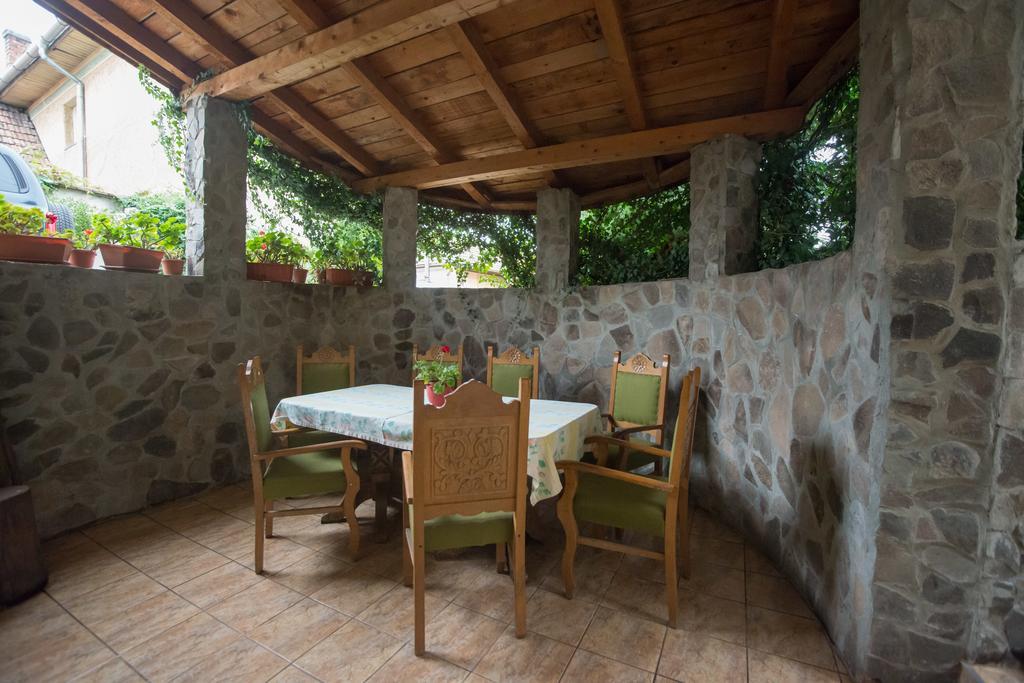 Beluci Panzio Hotel Odorheiu Secuiesc Buitenkant foto