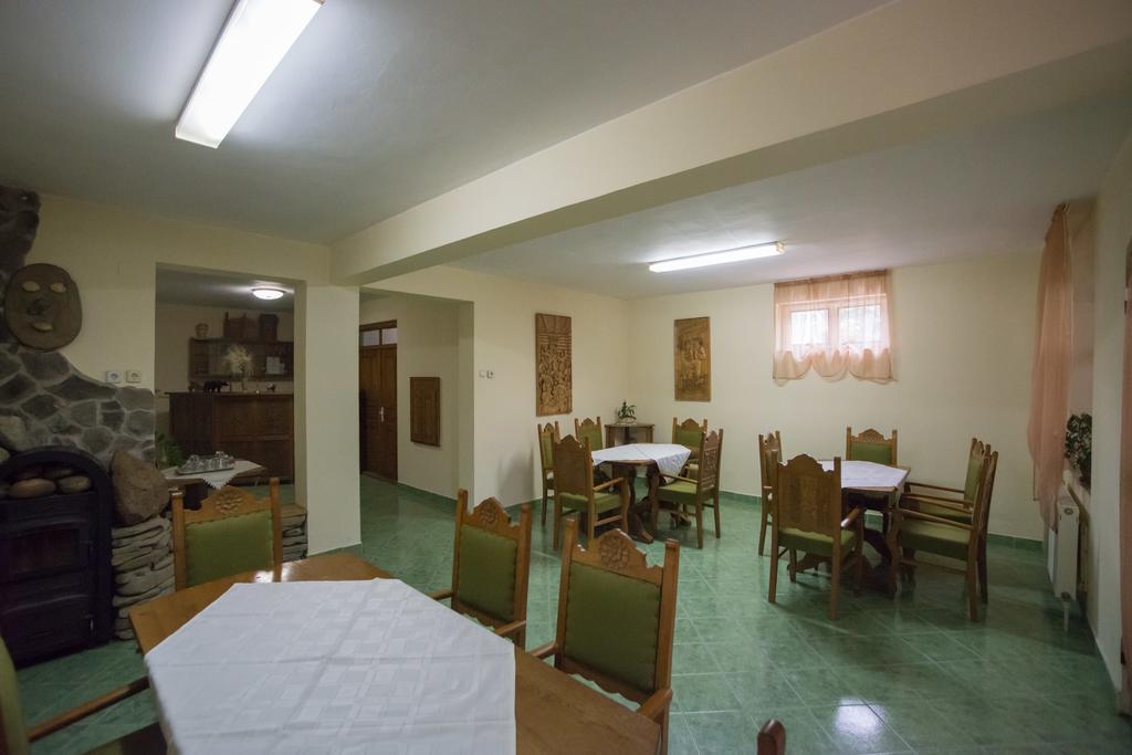 Beluci Panzio Hotel Odorheiu Secuiesc Buitenkant foto