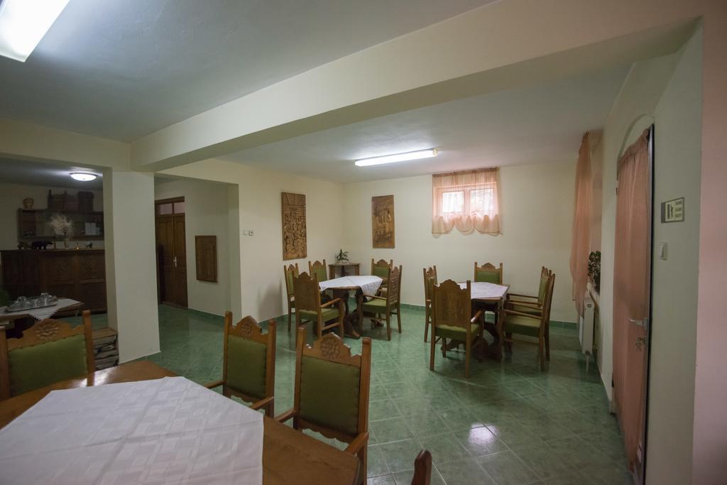 Beluci Panzio Hotel Odorheiu Secuiesc Buitenkant foto