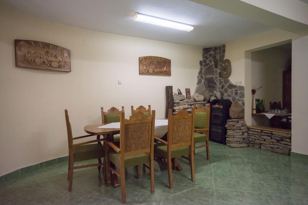 Beluci Panzio Hotel Odorheiu Secuiesc Buitenkant foto