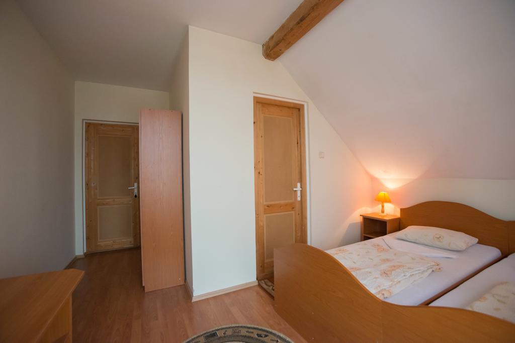 Beluci Panzio Hotel Odorheiu Secuiesc Buitenkant foto