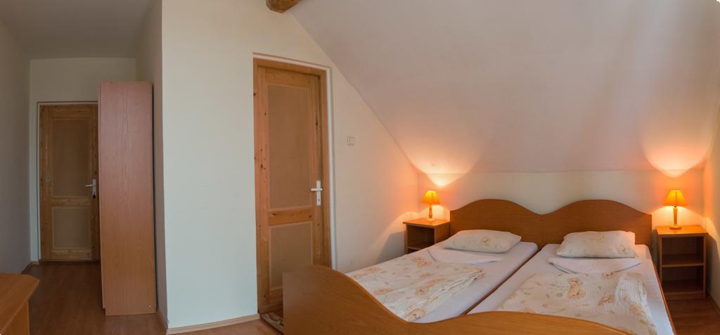 Beluci Panzio Hotel Odorheiu Secuiesc Buitenkant foto