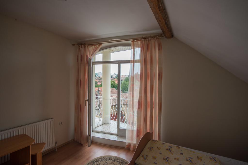 Beluci Panzio Hotel Odorheiu Secuiesc Buitenkant foto