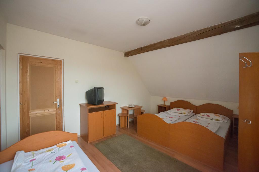 Beluci Panzio Hotel Odorheiu Secuiesc Buitenkant foto