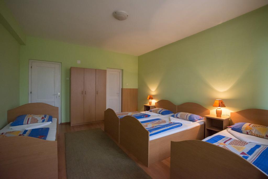 Beluci Panzio Hotel Odorheiu Secuiesc Buitenkant foto