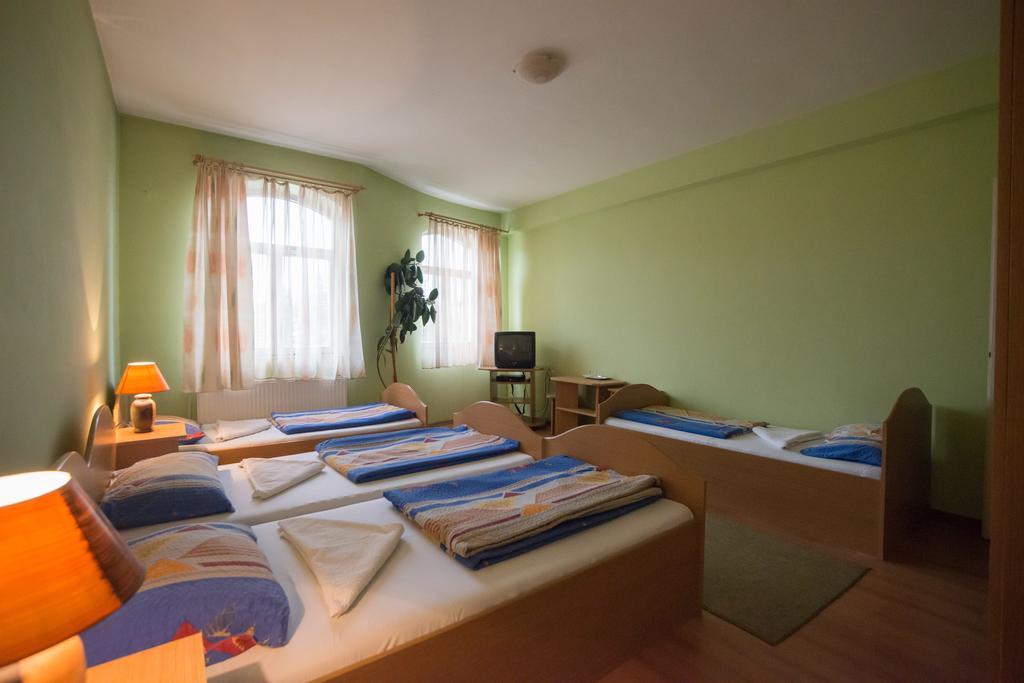 Beluci Panzio Hotel Odorheiu Secuiesc Buitenkant foto