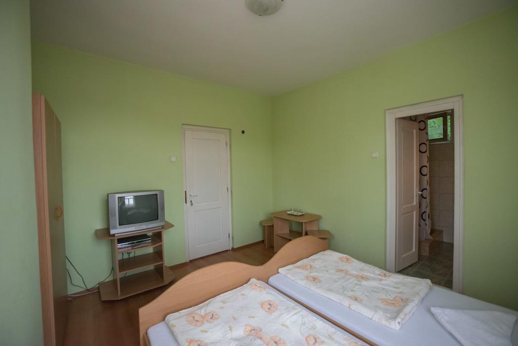 Beluci Panzio Hotel Odorheiu Secuiesc Buitenkant foto