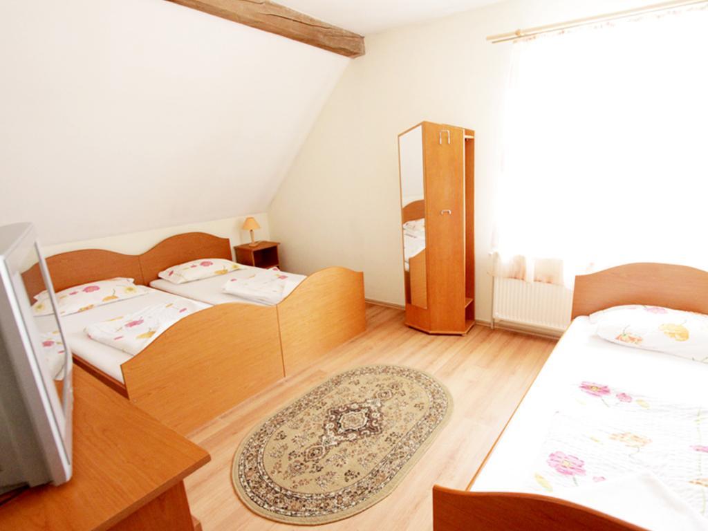 Beluci Panzio Hotel Odorheiu Secuiesc Buitenkant foto